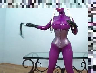 Kinky babe Latex Lucy in skintight outfit