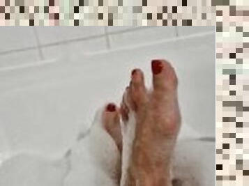 Foot Fetish in The Bathtub.