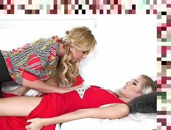 Ravishing blonde lesbians play with each other's jelly rolls