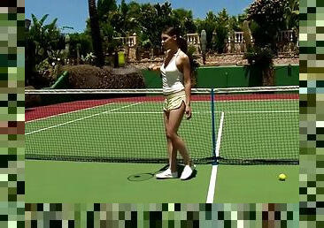 Hot brown-hared girl masturbates after playing tennis