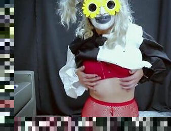 Nerdy MILF does Fake Terrifier 2 Cosplay for fun & Orgasm