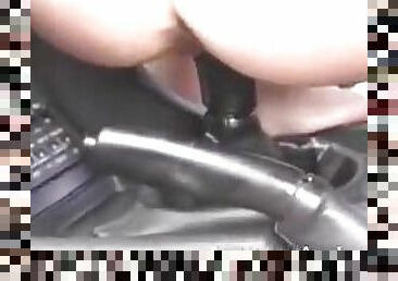Nasty hotbitch jumps on the gear-lever in her new car