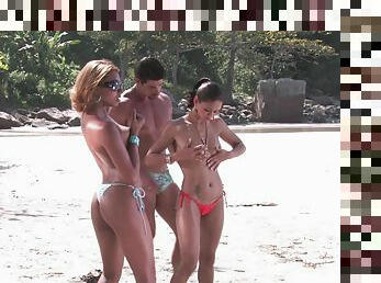 threesome with Erica Vieraand her lesbian friend is the best party