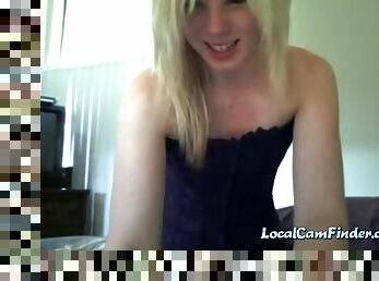 Horny blonde masturbates pussy on cam