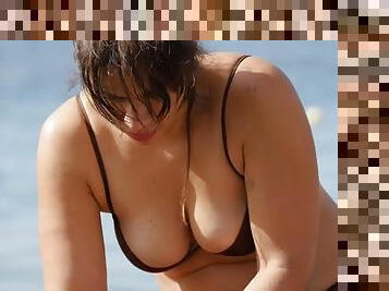 tetas-grandes, madurita-caliente, cámara, regordeta, playa, voyeur, bikini