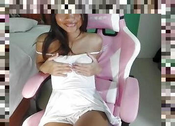 Asian small tits show up on her webcam