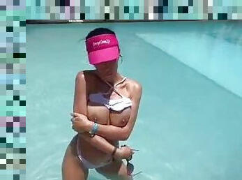 VivienneRuth flashng in the pool at XBIZ2023 @lourdesmodels