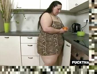 Fat married girl with dildo on the kitchen floor