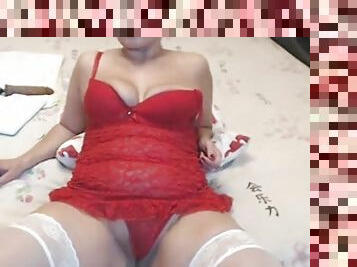 Sexy thick milf in red lingerie live on webcam and loves it