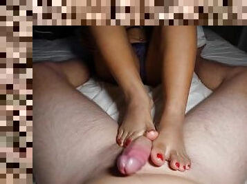 asiatique, amateur, ejaculation-sur-le-corps, interracial, branlette, massage, pieds, point-de-vue, première-fois, ejaculation