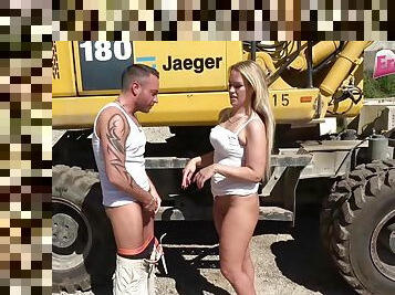 German amateur milf get creampie at outdoor