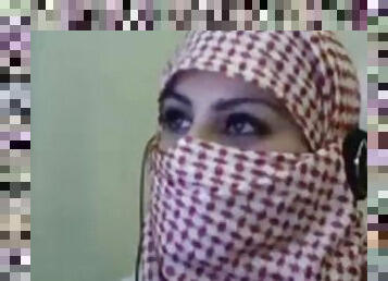 Palestine Arab Hijab Girl show her Big Boobs in Webcam