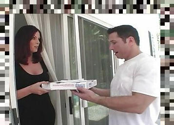 Pizza delivery boy gets lucky with an alluring sex bomb