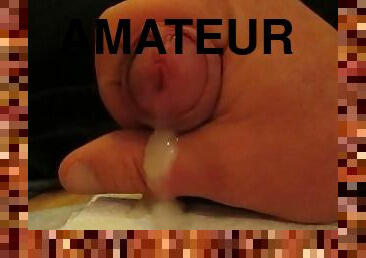 Masturbe (288) with one testicle