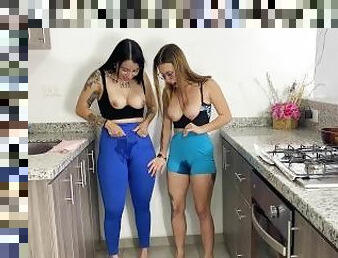 me vecina lesbians viene por auzar y tambien un poco de sexo