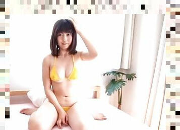 Amazing solo model Mei Akitsuki takes off her bikini to play