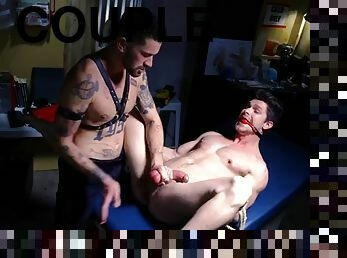 mamelons, jouet, hardcore, gay, branlette, bdsm, couple, fétiche, bondage, musclé