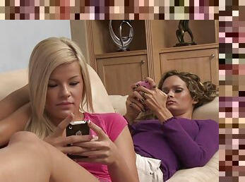 Texting cuties put down the phones for lesbian passion