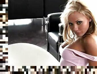 Blonde babe Jurgita Valts gets a chance to boast of her awesome body