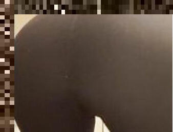 Massive wet farts in black yoga shorts(full vid on OF)