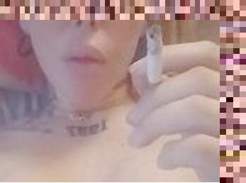 guza, velike-sise, amaterski, lutke, plavuše, sami, pušenje-smoking, tetovaže