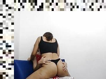 MADRASTRA LATINA COLOMBIANA DE CULO GRANDE MILF FOLLA A SU HIJASTRO Y LO EN VIVO