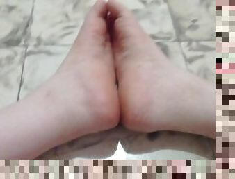 I masturbate with my feet to warm up my boss pinay