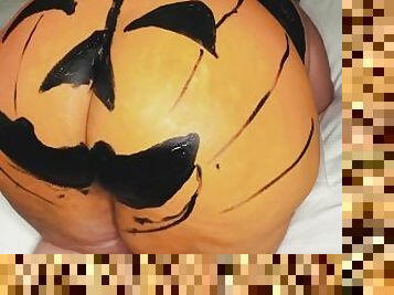 Latina gets Halloween pumpkin ass painting