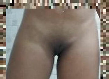 baignade, masturbation, chatte-pussy, maigre, amateur, ébène, black, brésil, douche, petits-seins